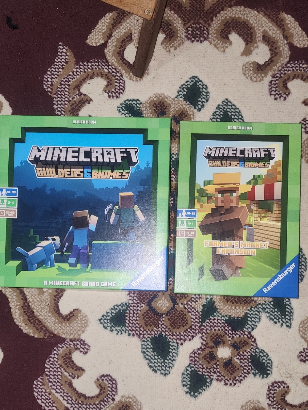 Minecraft Builders & Biomes Board Game (with Farmers Market) - Ravensburger